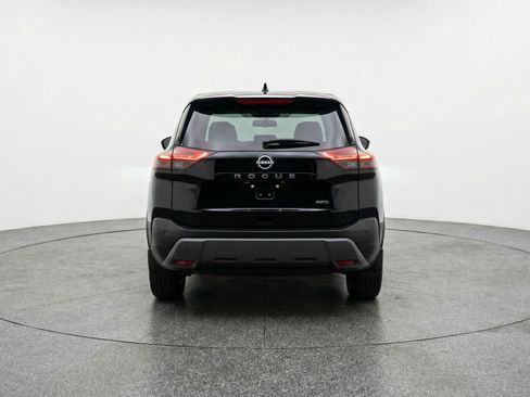 Used 2025 Nissan Rogue SV image 7