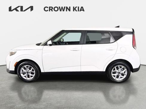 Certified 2025 Kia Soul LX w/ LX Technology Package FWD image 8