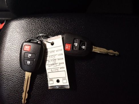 Used 2017 Toyota RAV4 XLE FWD image 67
