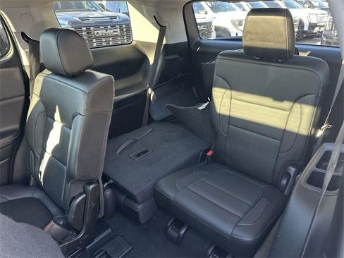 Used 2020 GMC Acadia SLT w/ Driver Alert Package II image 45