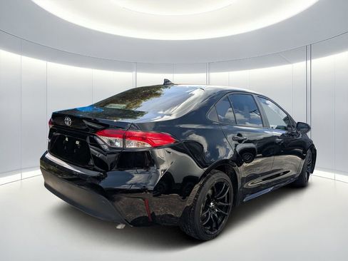 Used 2025 Toyota Corolla LE FWD image 3