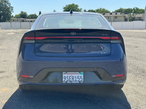 Used 2024 Toyota Prius XLE FWD image 4