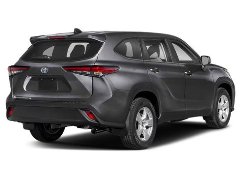 Used 2023 Toyota Highlander L FWD image 2