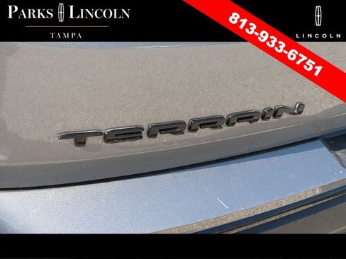 Used 2024 GMC Terrain SLE w/ Driver Convenience Package FWD image 15