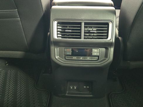 Used 2026 Volkswagen Atlas Peak Edition AWD/4WD image 10