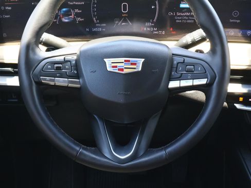 Used 2024 Cadillac XT4 Premium Luxury AWD/4WD image 13