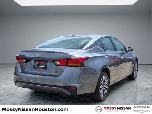 Certified 2025 Nissan Altima 2.5 SV AWD/4WD image 7