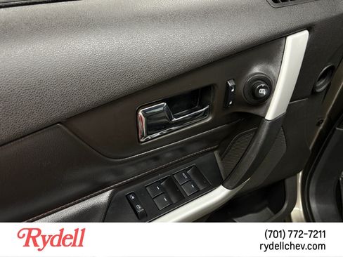 Used 2014 Ford Edge SEL w/ Driver Entry Package AWD/4WD image 11