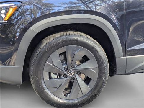 New 2026 Volkswagen Taos S image 10
