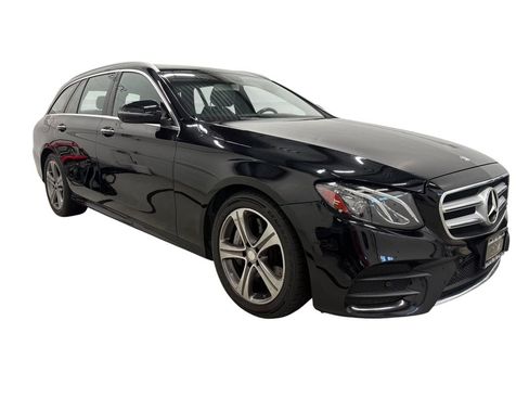 Used 2017 Mercedes-Benz E 400 4MATIC Wagon image 3