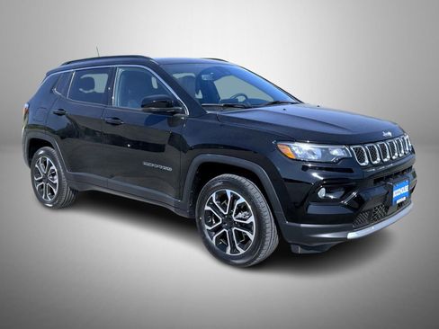 Used 2023 Jeep Compass Limited w/ Sun and Sound Group AWD/4WD image 3