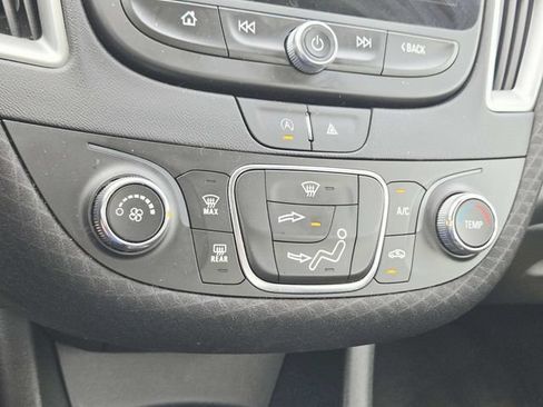Used 2023 Chevrolet Malibu LS FWD image 23