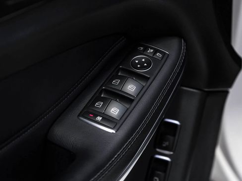 Used 2018 Mercedes-Benz GLS 550 GLS 550 4MATIC Sport Utility 4 w/ Driver Assistance Package image 37