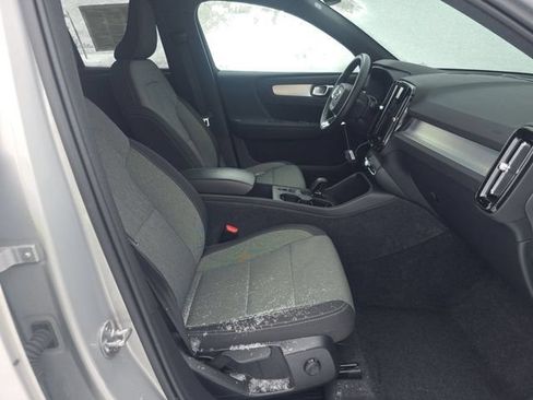 Used 2024 Volvo XC40 B5 Core AWD/4WD image 18