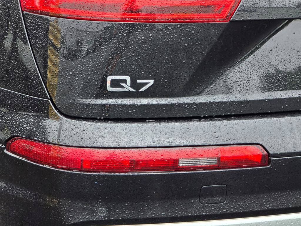 Used 2017 Audi Q7 3.0T Prestige w/ Prestige Package AWD/4WD image 14