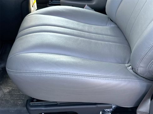 New 2025 Chevrolet Express 2500 Work Van w/ Driver Convenience Package image 13