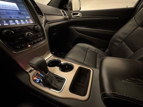 Used 2017 Jeep Grand Cherokee Limited w/ Luxury Group II image 25