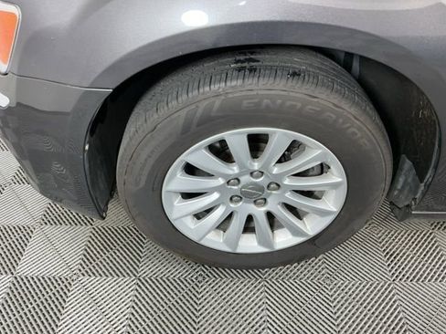 Used 2014 Chrysler 300 RWD image 9