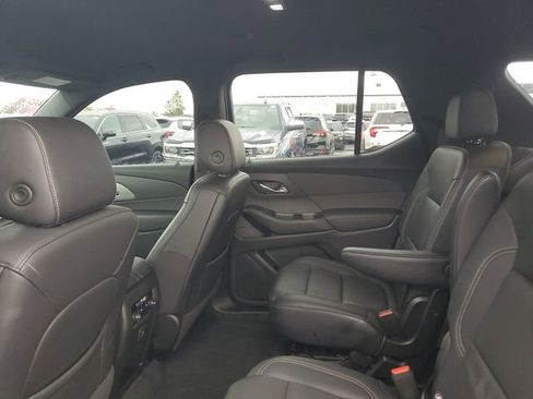 Certified 2022 Chevrolet Traverse LT FWD image 9