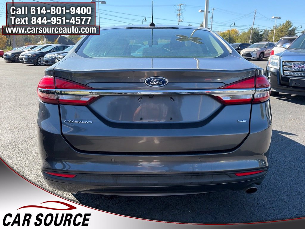 Used 2018 Ford Fusion SE FWD image 6