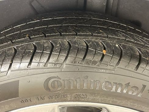 Used 2024 Buick Encore GX Avenir w/ Avenir Convenience Package image 26