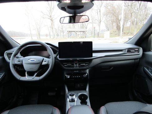 New 2026 Ford Escape ST-Line w/ Tech Pack #1 AWD/4WD image 17