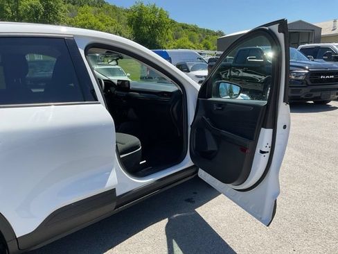Used 2025 Ford Escape Active AWD/4WD image 37