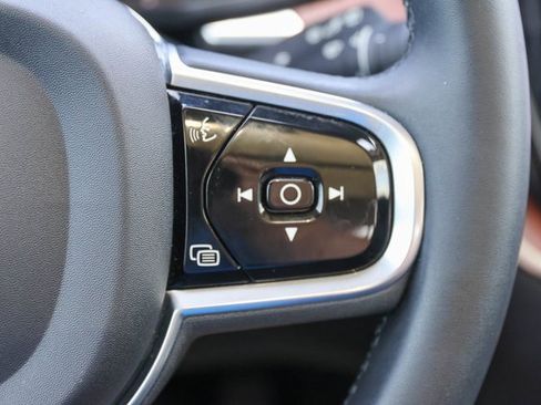 Used 2023 Volvo XC60 B5 Plus w/ Climate Package image 32