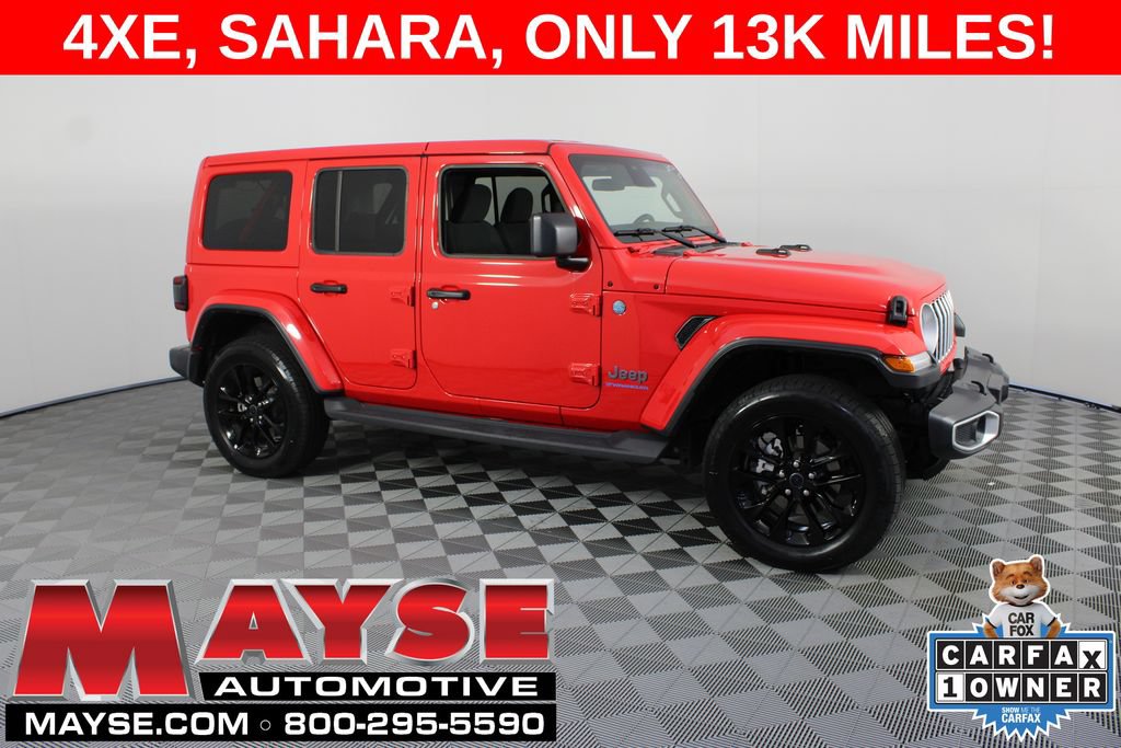 Used 2025 Jeep Wrangler Unlimited Sahara AWD/4WD image 1