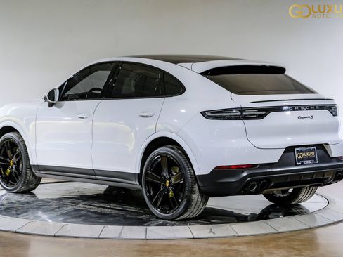 Used 2022 Porsche Cayenne S AWD/4WD image 12