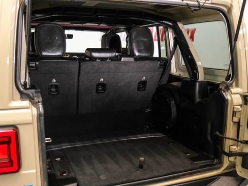 Used 2022 Jeep Wrangler Unlimited Sahara AWD/4WD image 46
