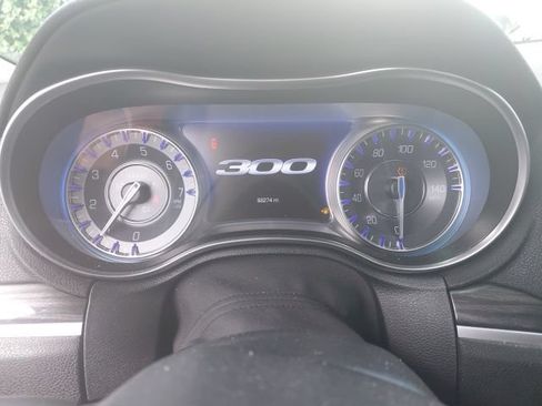 Used 2021 Chrysler 300 Touring w/ Sport Appearance Package RWD image 6