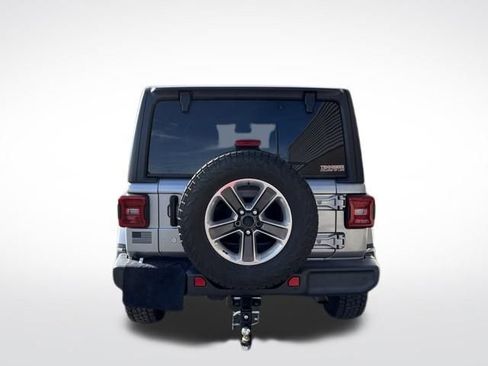Used 2019 Jeep Wrangler Unlimited Sahara AWD/4WD image 9
