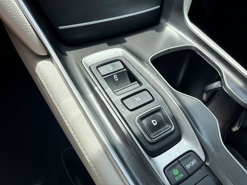Used 2018 Honda Accord Touring image 20