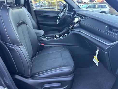 New 2025 Jeep Grand Cherokee L Altitude image 13