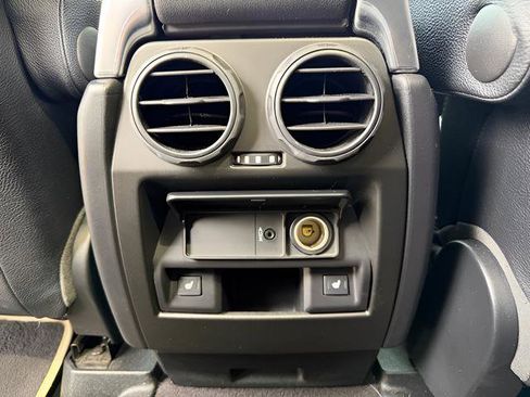 Used 2011 Land Rover LR4 HSE image 28