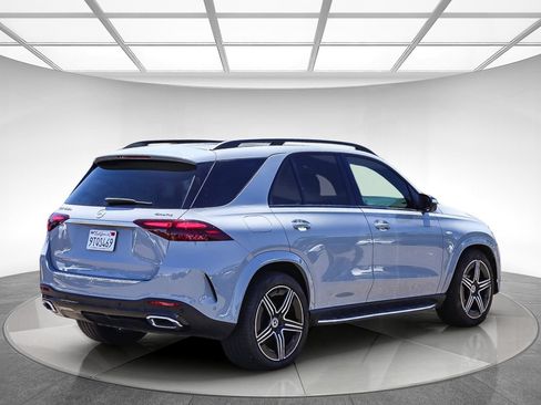 Used 2025 Mercedes-Benz GLE 450e 4MATIC w/ AMG Line Exterior image 3