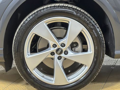Used 2025 Audi Q5 Premium Plus w/ Premium Plus AWD/4WD image 25