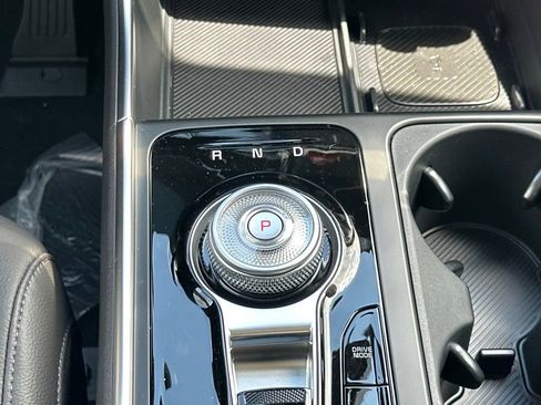 New 2025 Kia Carnival SX Prestige image 30