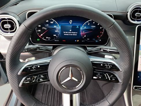 Used 2026 Mercedes-Benz GLC 300 4MATIC image 21