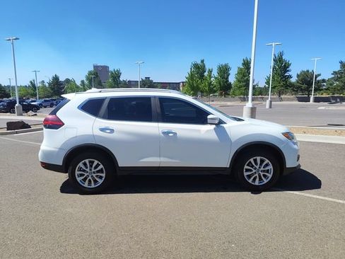 Used 2020 Nissan Rogue SV AWD/4WD image 2