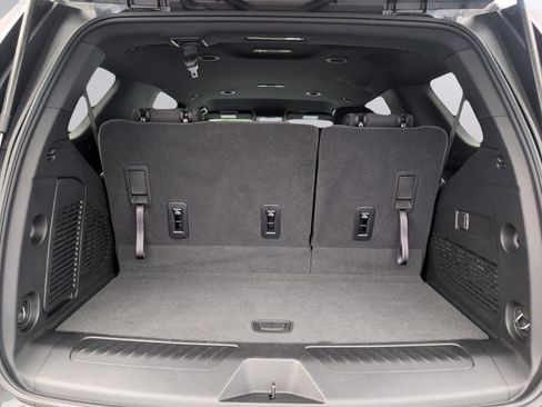 Used 2025 Chevrolet Tahoe LS image 9