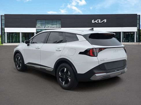 Certified 2026 Kia Sportage LX w/ LX Convenience Package FWD image 3