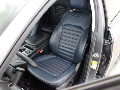 Used 2024 Ford Edge SEL w/ Sport Appearance Package AWD/4WD image 29