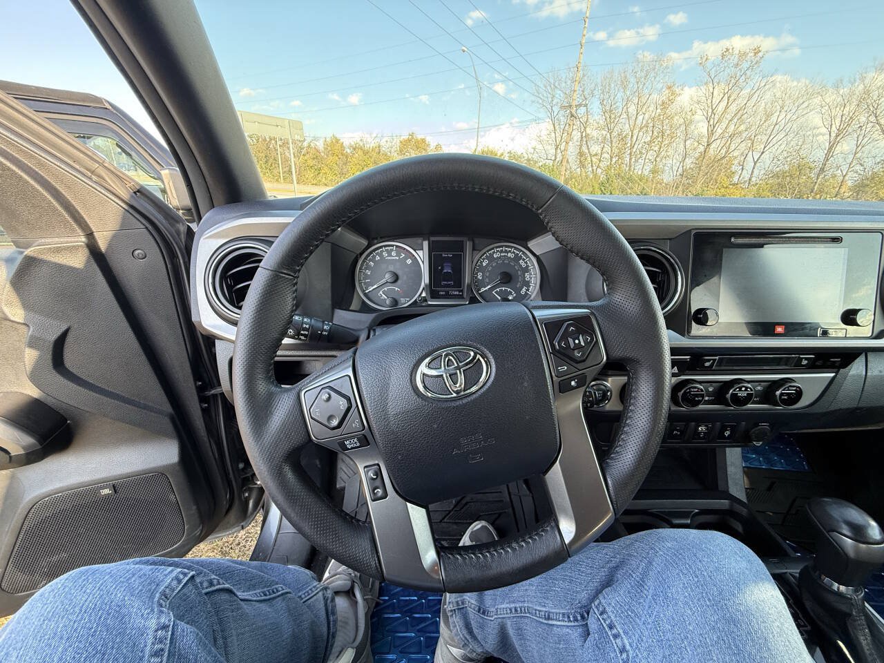 Used 2017 Toyota Tacoma Limited w/ Tow Package AWD/4WD image 16