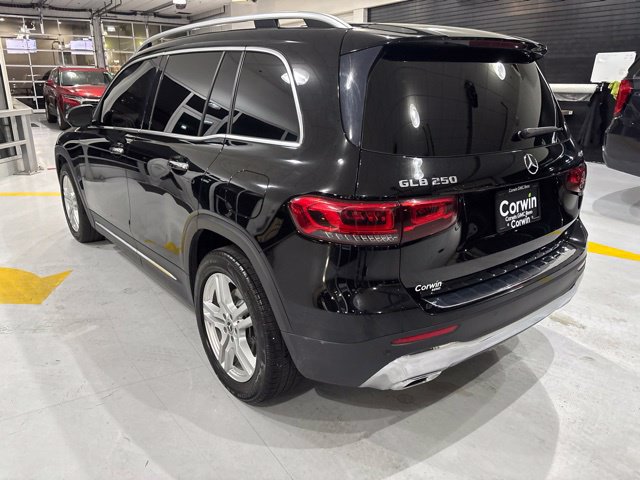 Used 2021 Mercedes-Benz GLB 250 4MATIC image 3