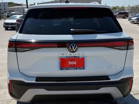 Certified 2025 Volkswagen Tiguan S FWD image 8