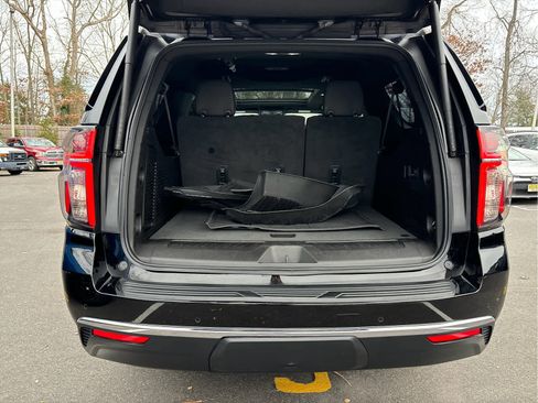Used 2023 Chevrolet Suburban LT w/ Luxury Package image 40