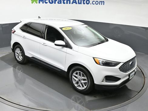 Used 2023 Ford Edge SEL w/ Convenience Package image 3