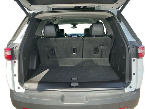 Used 2021 Chevrolet Traverse RS FWD image 24